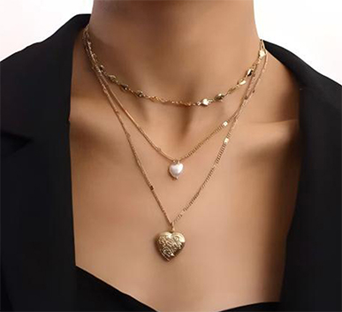 Openable Heart Charm Necklace with Love-themed Chain1