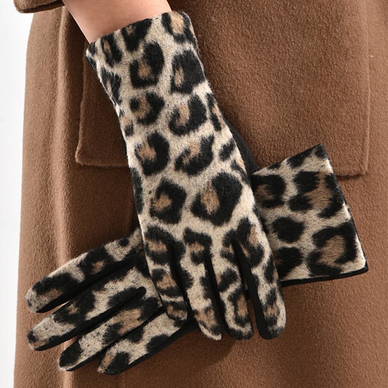 Leopard-pattern suede touchscreen gloves