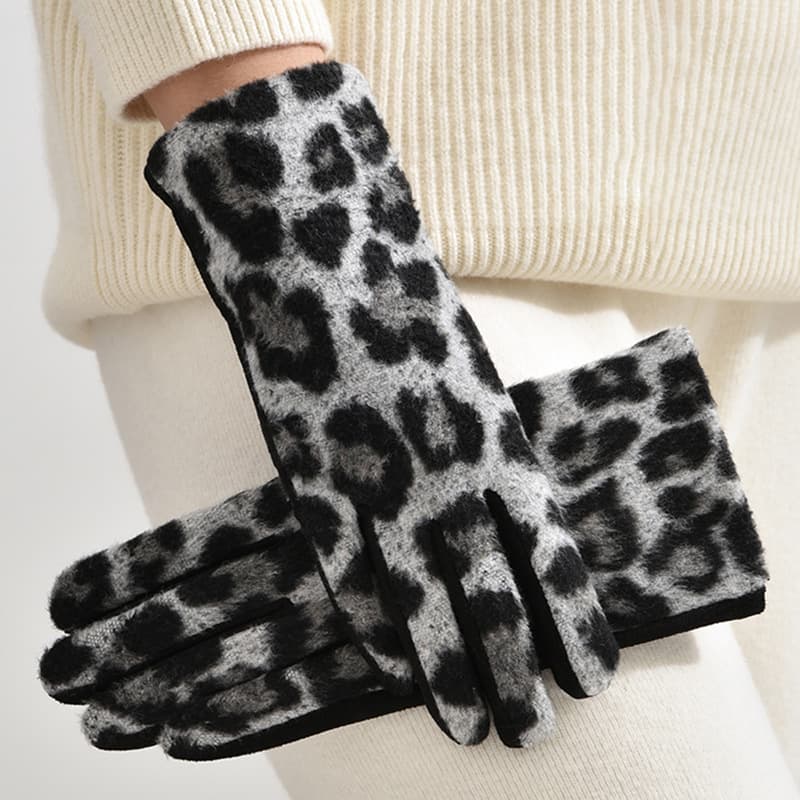 Leopard-pattern suede touchscreen gloves