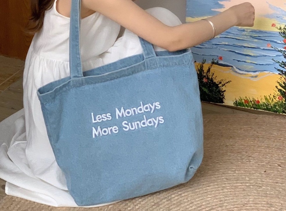 Customizable bags reflecting brand style and identity choices