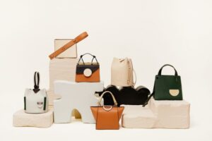 Flexible multi-category fashion bags sourcing with low MOQ options