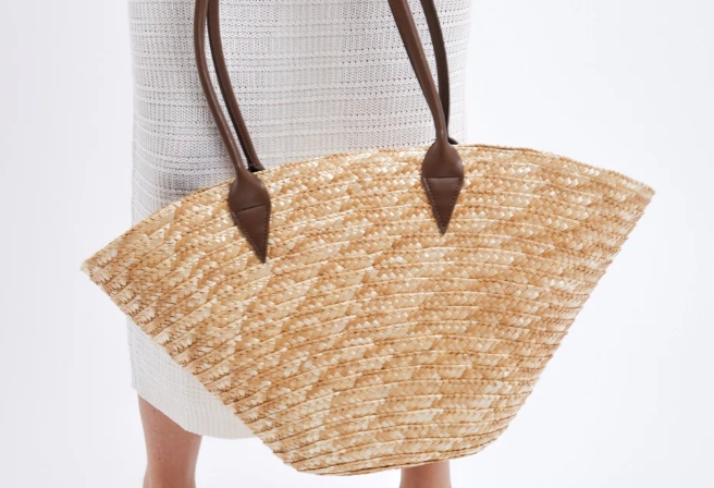 Soucing trend-driven ready-to-ship bags for seasonal collections