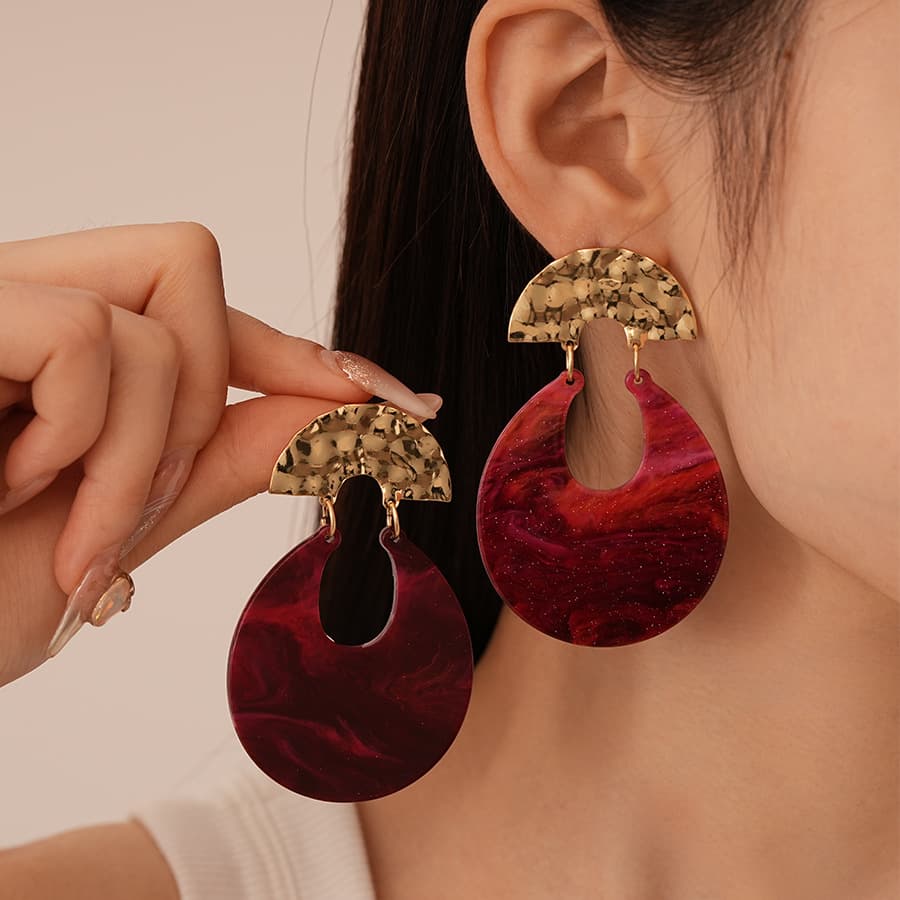 Vintage Oversized Burgundy Marbled Resin U Drop Earrings, Hammered Gold Geometric Steel Pin Bold Statement Niche High-End Ear Jewelry for Women