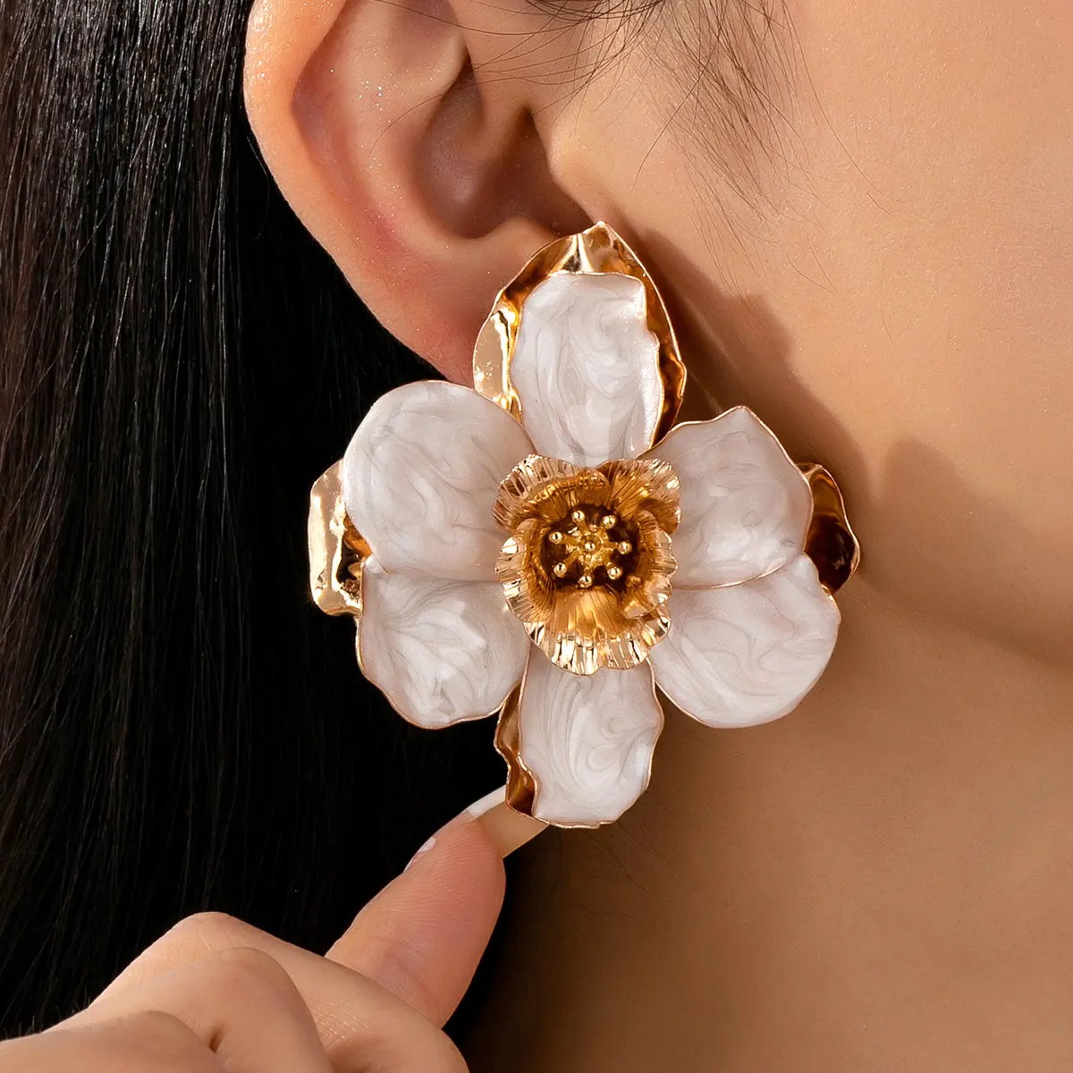 Vintage Sweet Oversized Floral Stud Earrings, Electroplated Alloy Stainless Steel Pin Elegant Minor Design Fresh Sweet Women Daily Party Ear Jewelry