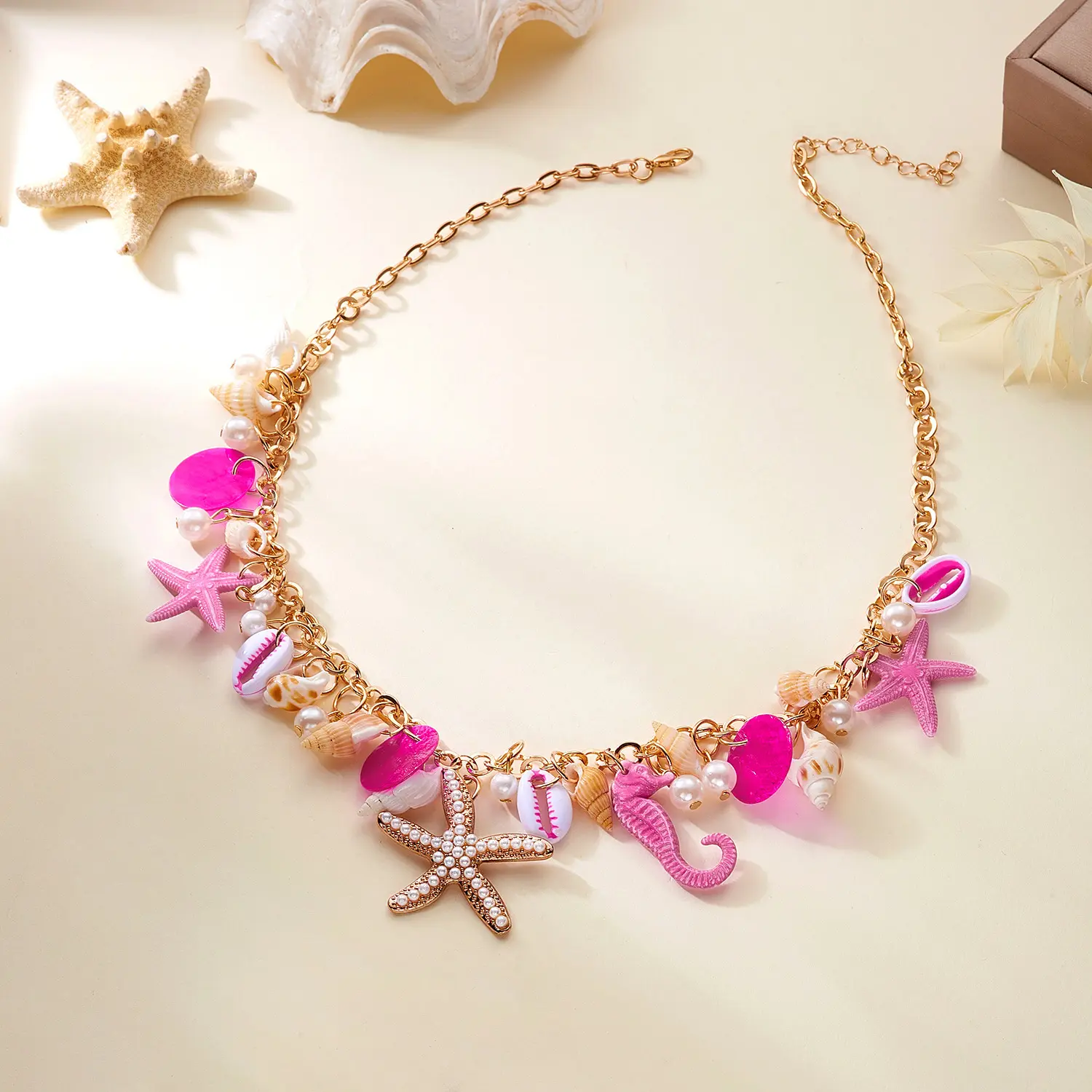 Beach Vacation Starfish Shell Pearl Beaded Necklace, Handcrafted Alloy O Chain Bold Natural Marine Statement Collarbone Jewelry for Women Daily Commute