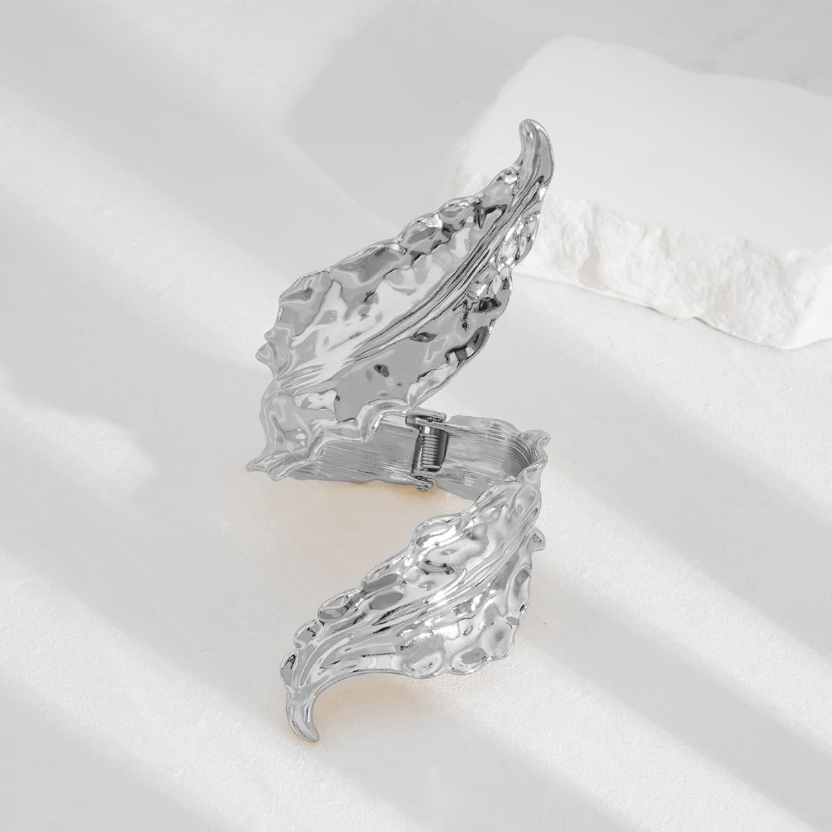 Oversized Liquid Metal Leaf Cuff Bracelet Ring Jewelry Set, Abstract Wavy Plant Shape Electroplated Zinc Alloy Bold Personality Statement Stack Accessories for Women