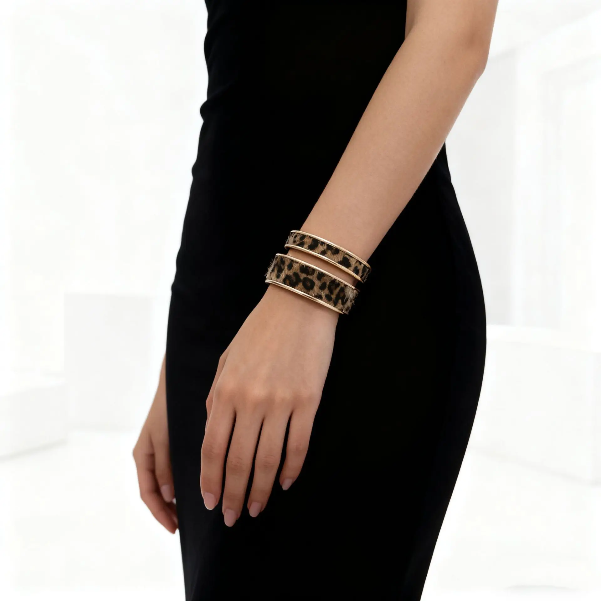 Vintage Flocked Leopard Print Open Cuff Bracelet, Electroplated Alloy Minimal Western Fashion Commute Women Stackable Personality Wrist Jewelry Wholesale