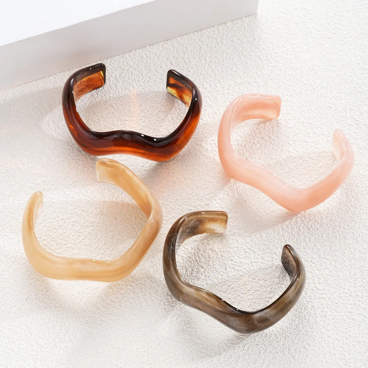 Irregular Wave Tube Acrylic Cuff Bracelet, Retro Marble Swirl Geometric Open Bangle Minimal Personality Stackable Women Summer Wrist Jewelry