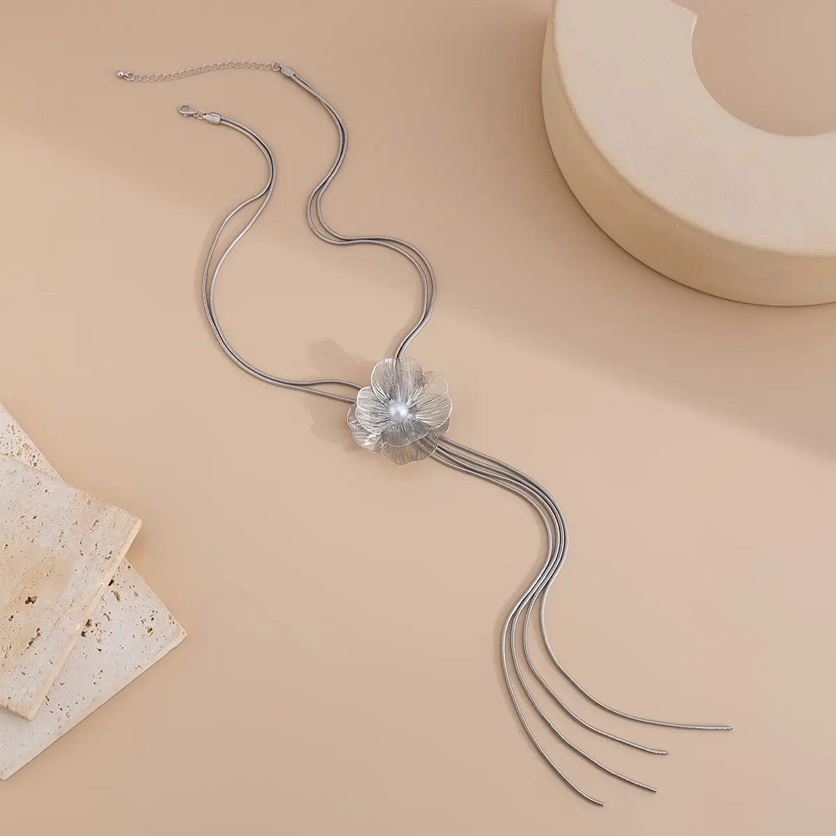 Elegant Floral Faux Pearl Slide Lariat Necklace, Electroplated Metal Snake Chain High-End Tassel Long Collarbone Jewelry for Women Fashion Commute